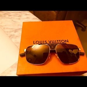 Louis Vuitton Pacific pilot monogram canvas w gold